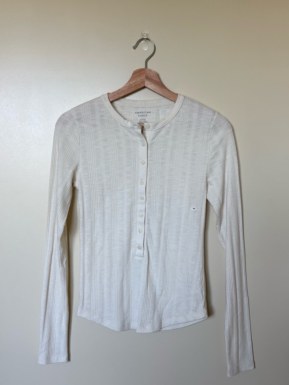 NWT American Eagle Long Sleeve Cream Henley T-Shirt